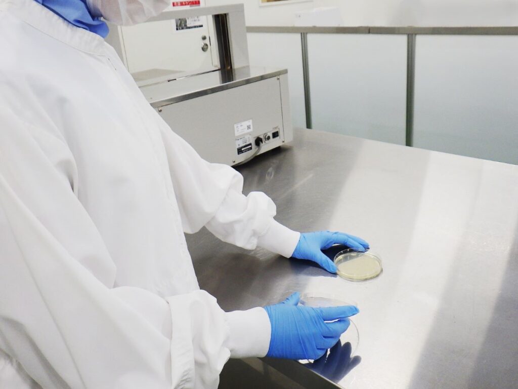 工場内の微生物検査1