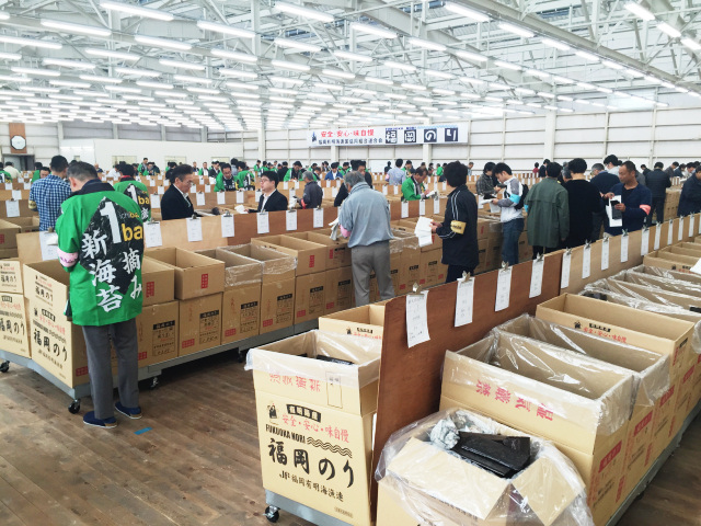 海苔の入札会